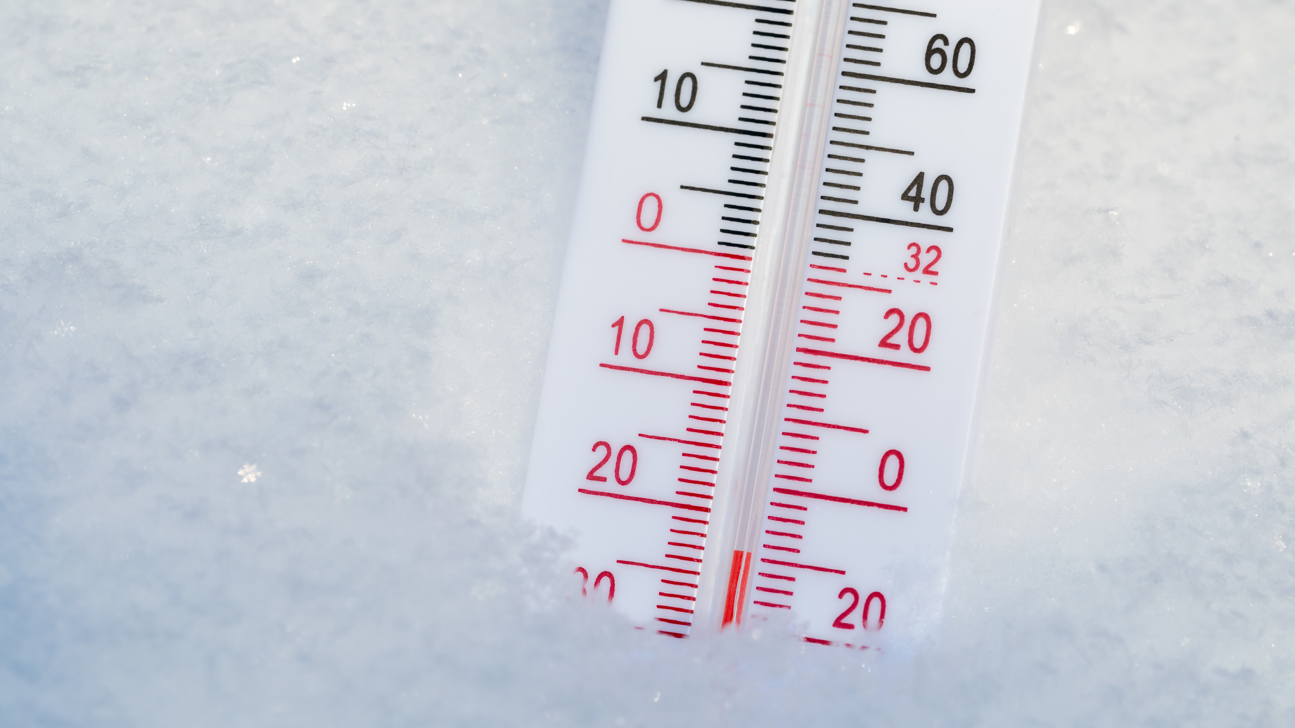 niska-temperatura-na-termometrze