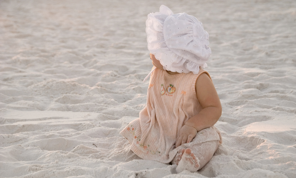 dziecko-na-plaży