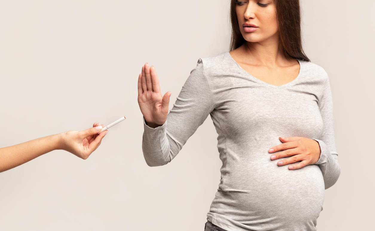 kobiety-w-ciąży-nie-mogą-palić-papierosów